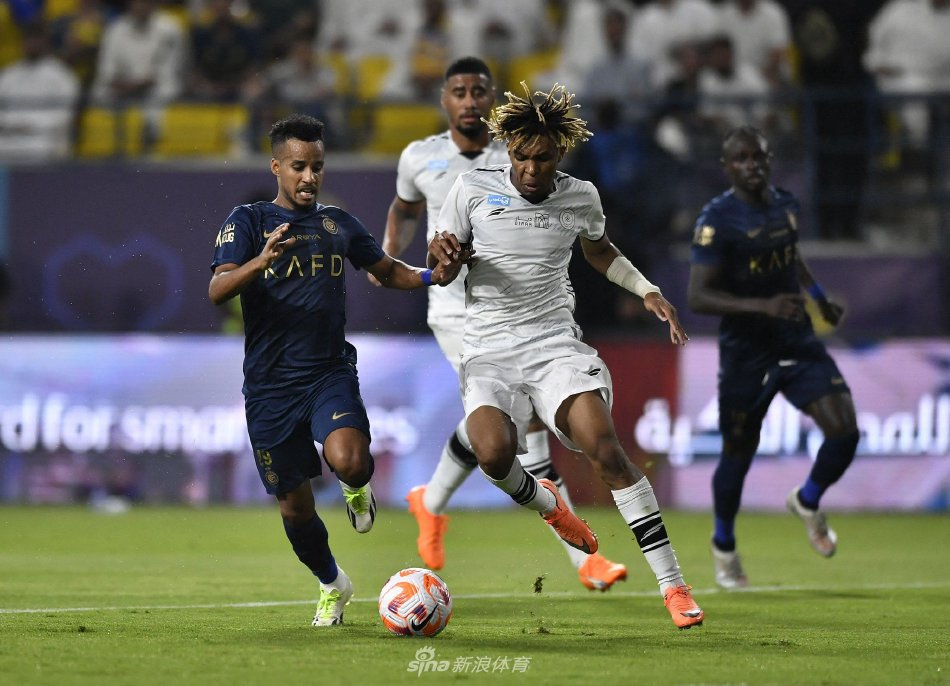 以其闪电般 以其闪电般