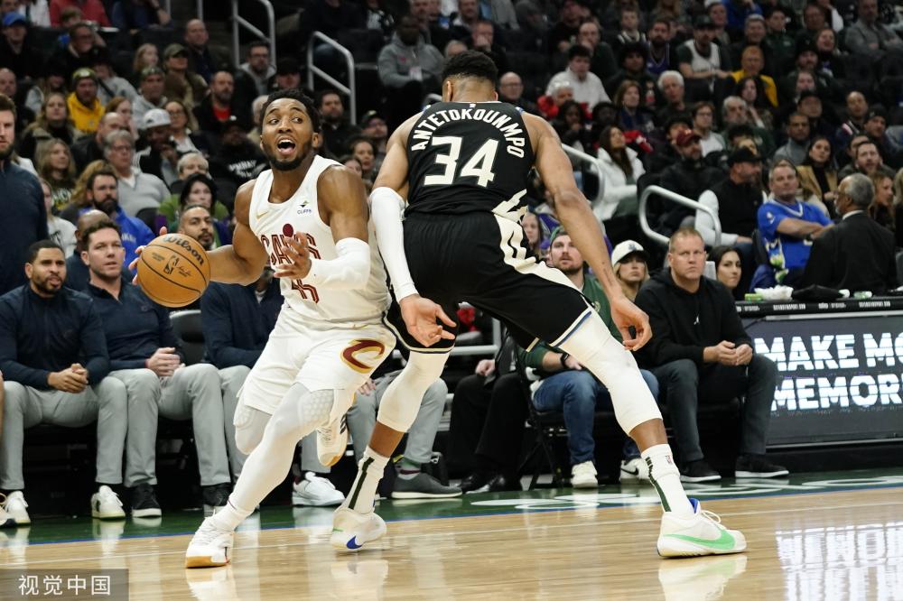 动员挥洒的 动员挥洒的