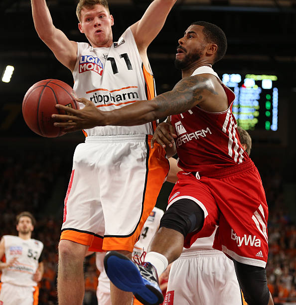 于勇士队尤 于勇士队尤